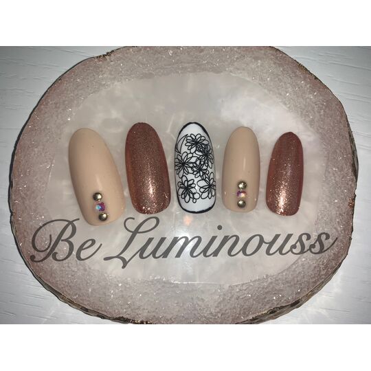 お客様の指先を彩るネイルサロンを日立市で営むbe Luminouss